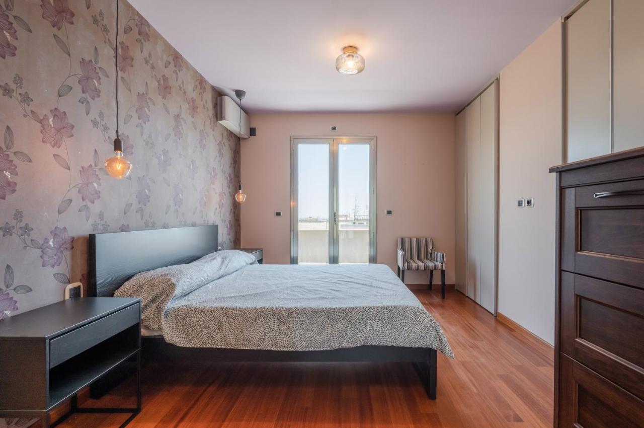 카타니아 Etna View Superior Flat With Terrace And Jacuzzi 아파트 외부 사진
